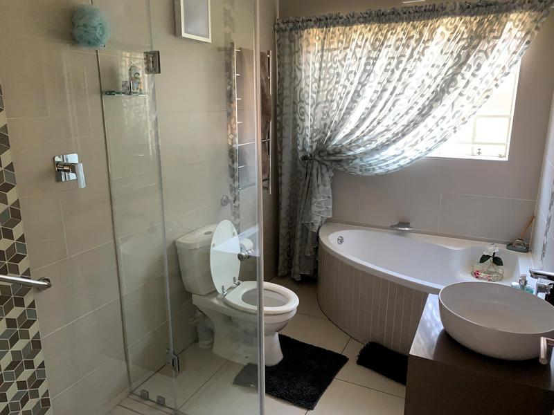 3 Bedroom Property for Sale in Bardene Gauteng