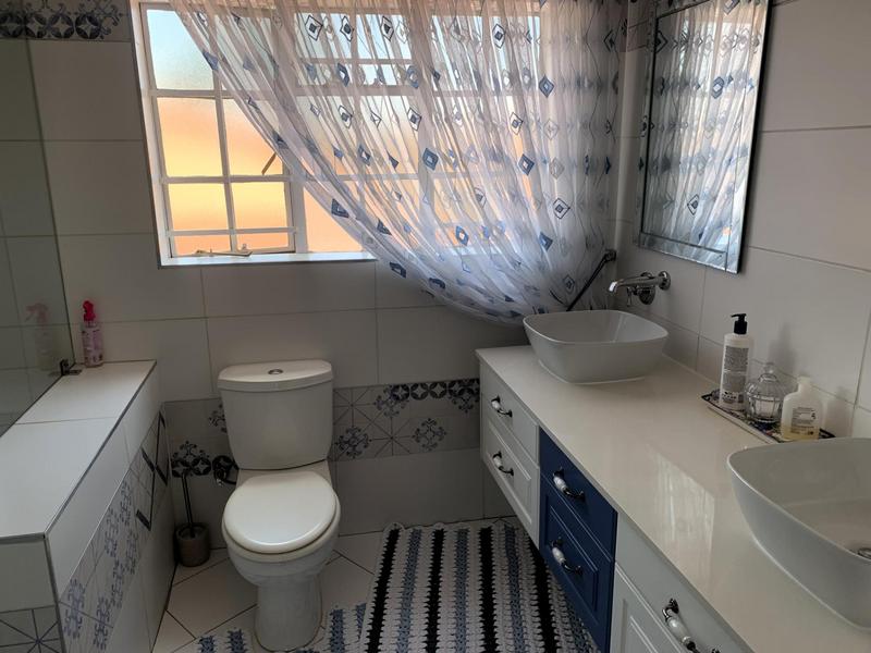 3 Bedroom Property for Sale in Bardene Gauteng