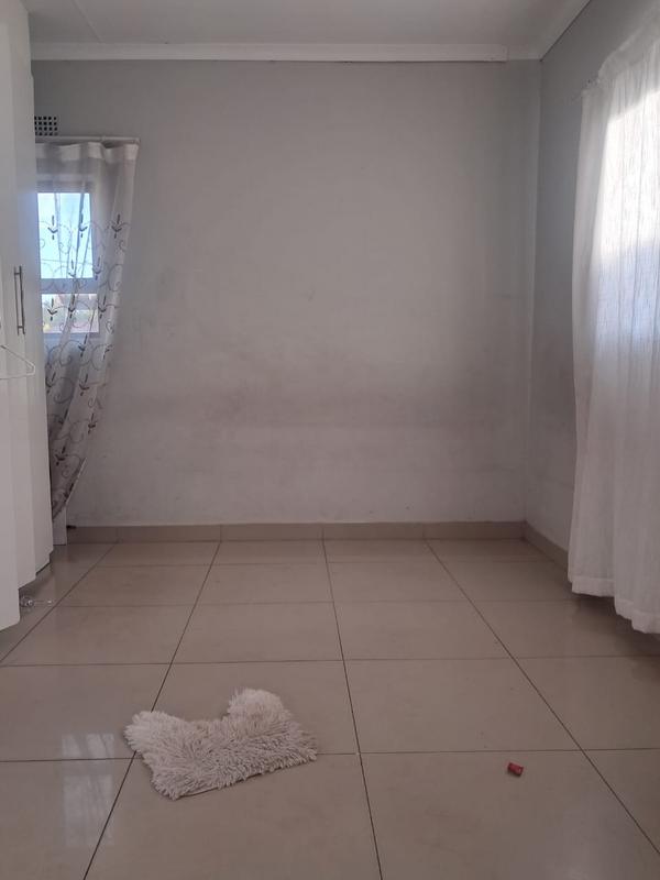 To Let 1 Bedroom Property for Rent in Wychwood Gauteng