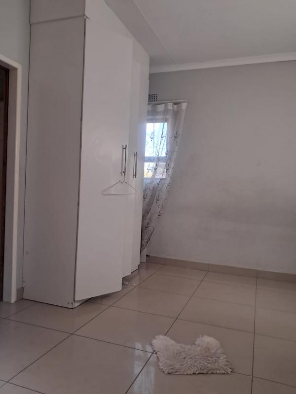 To Let 1 Bedroom Property for Rent in Wychwood Gauteng