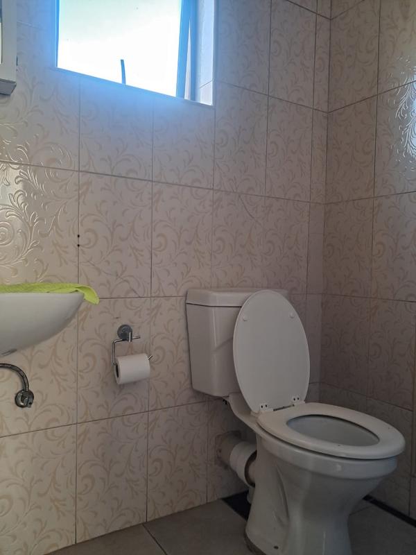 To Let 1 Bedroom Property for Rent in Wychwood Gauteng