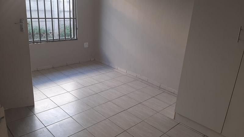 To Let 1 Bedroom Property for Rent in Lindbergh Park Gauteng