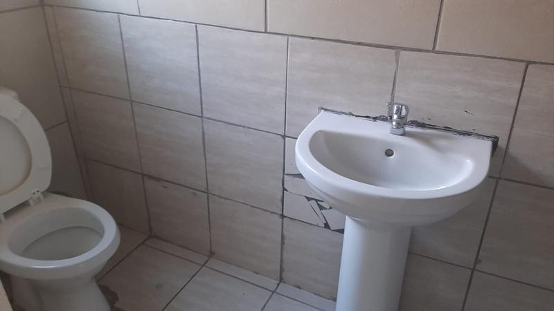 To Let 1 Bedroom Property for Rent in Lindbergh Park Gauteng