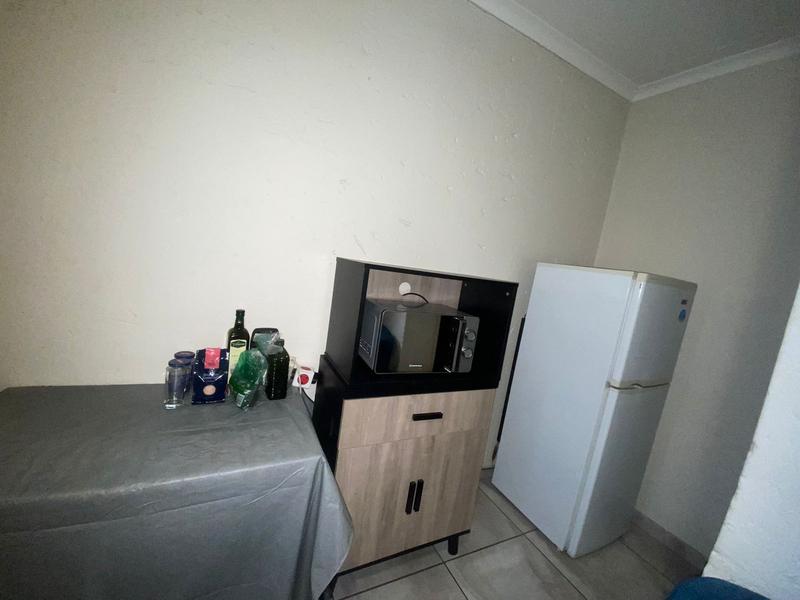 To Let 2 Bedroom Property for Rent in Houghton Gauteng