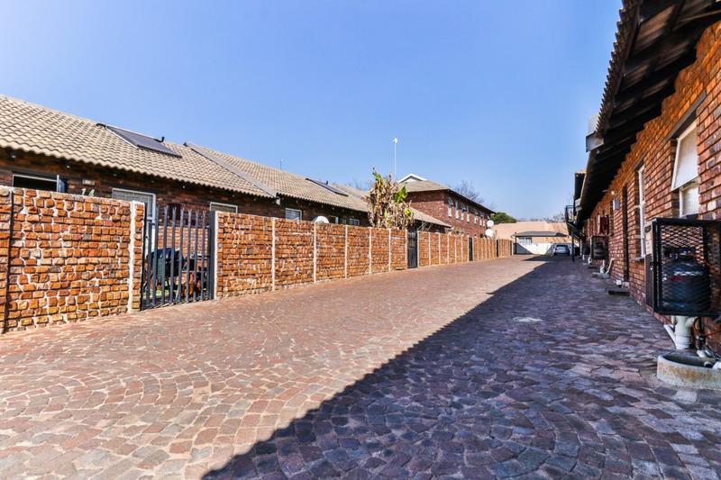 To Let 3 Bedroom Property for Rent in Strubenvale Gauteng