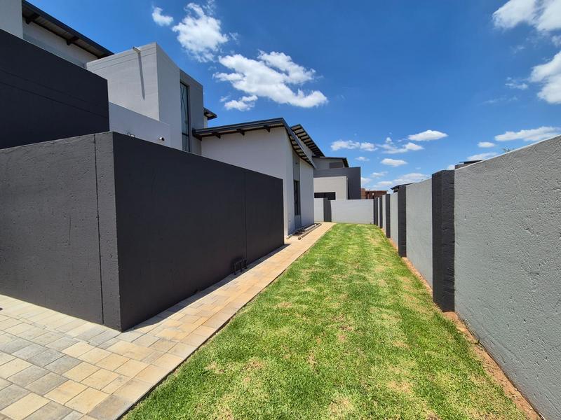 4 Bedroom Property for Sale in Midstream Heights Gauteng