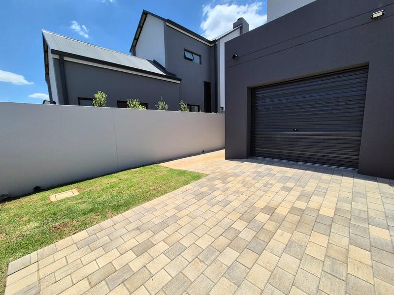 4 Bedroom Property for Sale in Midstream Heights Gauteng