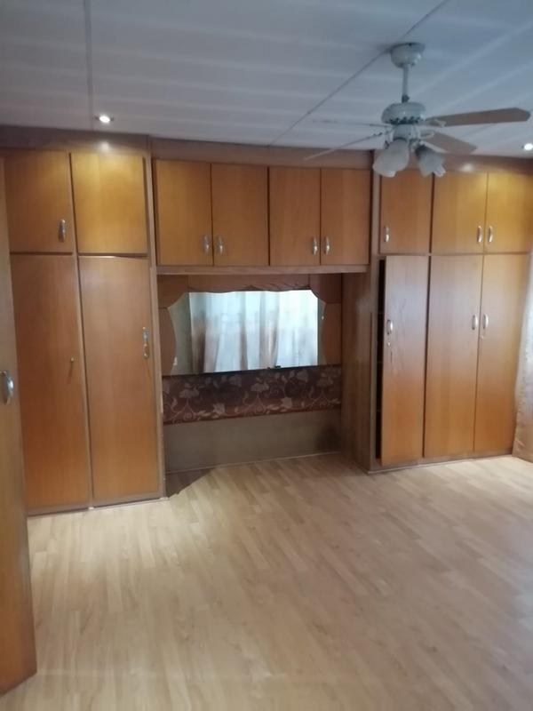 4 Bedroom Property for Sale in Lenasia Gauteng