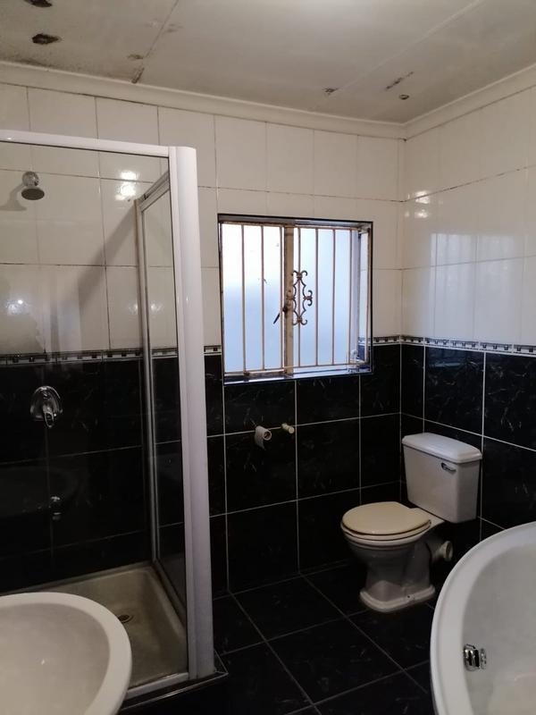 4 Bedroom Property for Sale in Lenasia Gauteng