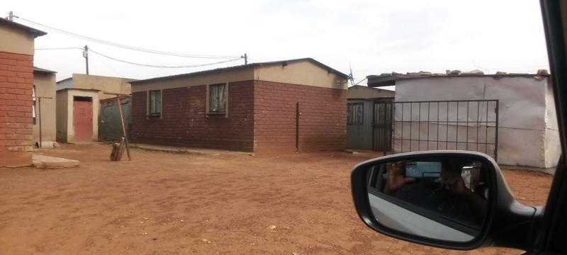 1 Bedroom Property for Sale in Mandela Park Gauteng