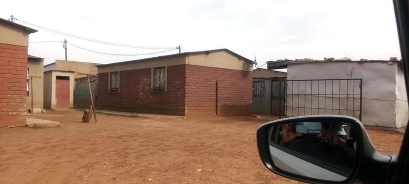 1 Bedroom Property for Sale in Mandela Park Gauteng