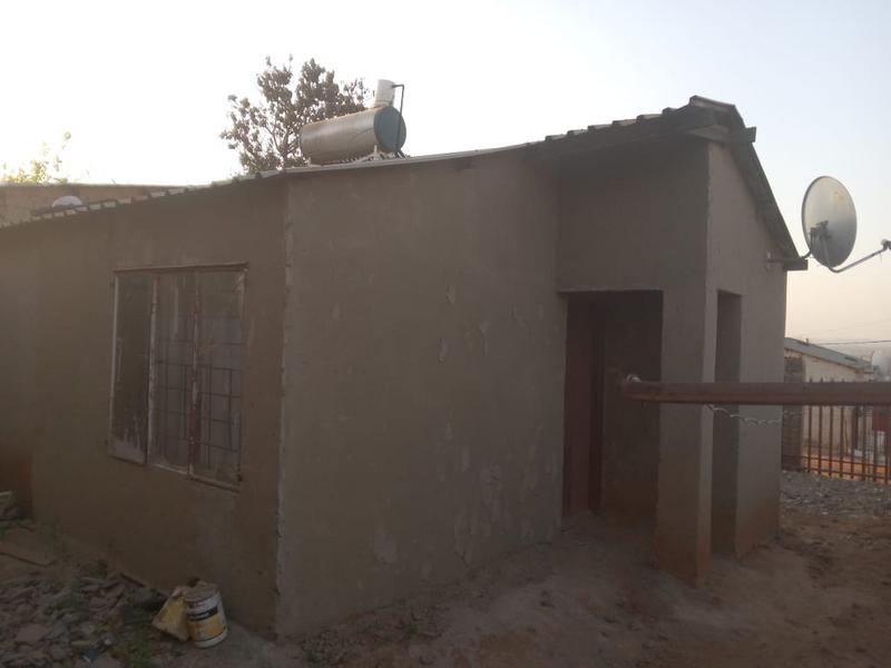 6 Bedroom Property for Sale in Lehae Gauteng