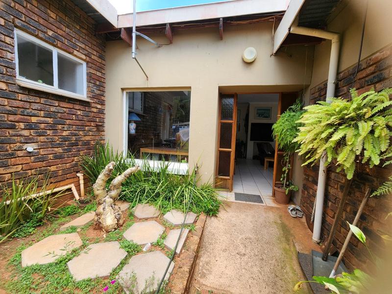 4 Bedroom Property for Sale in Florauna Gauteng