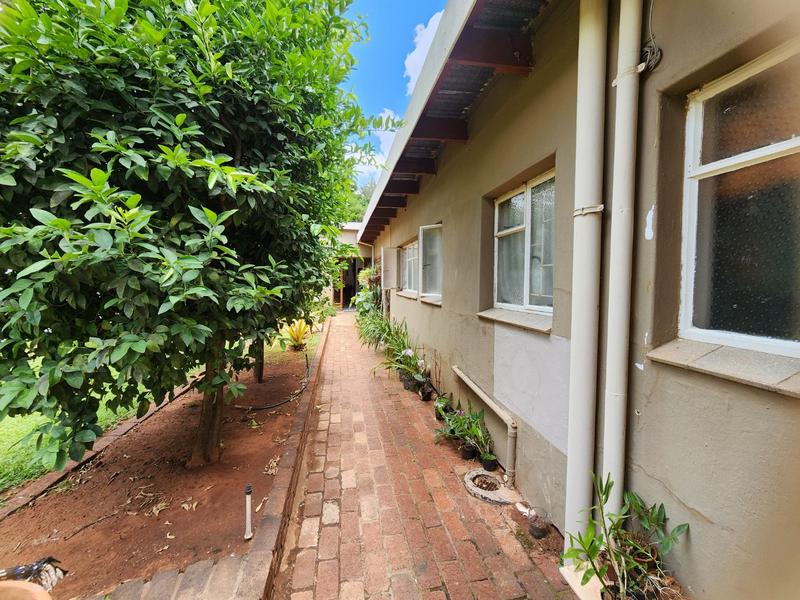 4 Bedroom Property for Sale in Florauna Gauteng