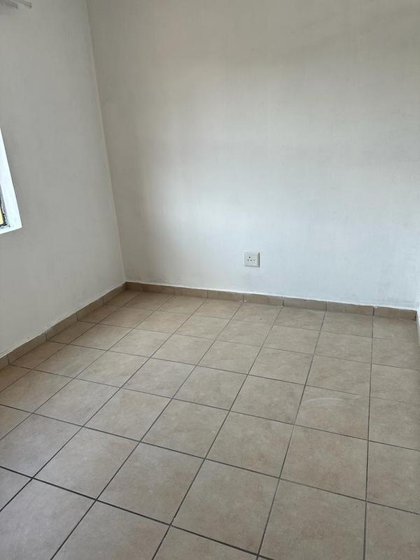 To Let 2 Bedroom Property for Rent in Olifantsvlei Gauteng