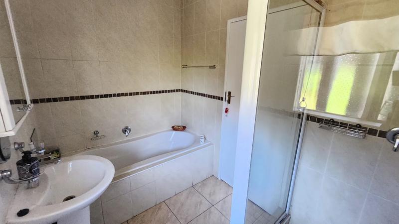 3 Bedroom Property for Sale in Brackenhurst Gauteng