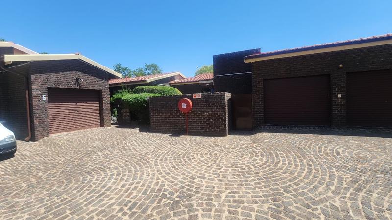 3 Bedroom Property for Sale in Brackenhurst Gauteng