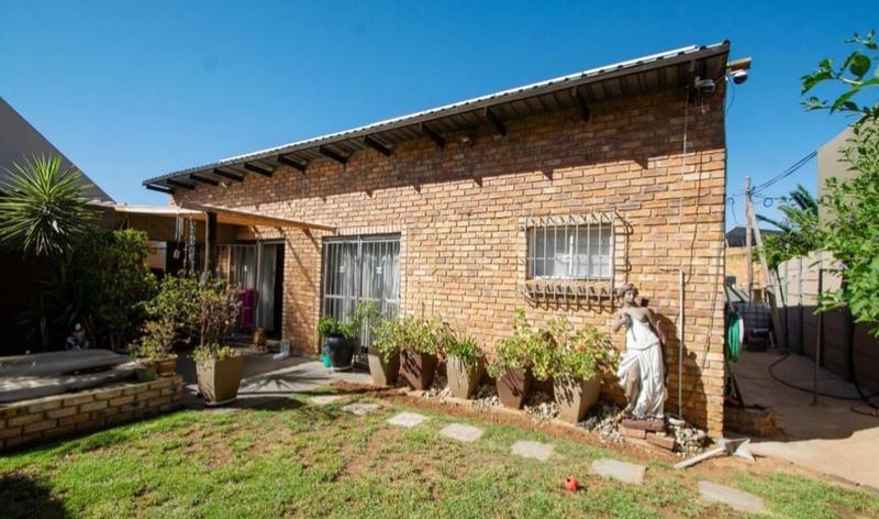 5 Bedroom Property for Sale in Elandshaven Gauteng