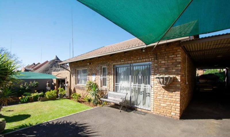 5 Bedroom Property for Sale in Elandshaven Gauteng