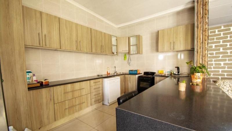 5 Bedroom Property for Sale in Elandshaven Gauteng