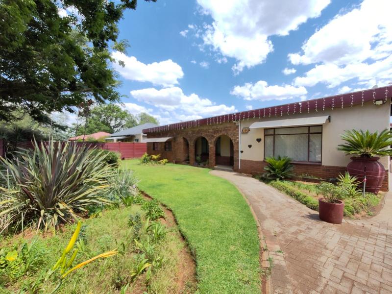 5 Bedroom Property for Sale in Meyerton Central Gauteng