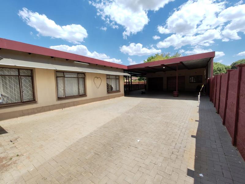 5 Bedroom Property for Sale in Meyerton Central Gauteng