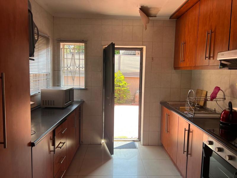 To Let 4 Bedroom Property for Rent in Lenasia South Gauteng