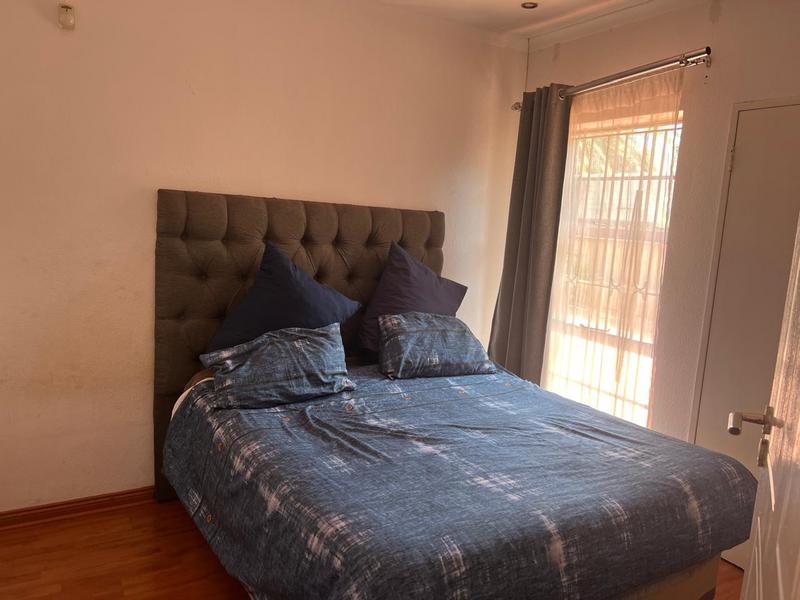 To Let 4 Bedroom Property for Rent in Lenasia South Gauteng