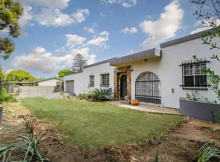 To Let 4 Bedroom Property for Rent in Brackendowns Gauteng