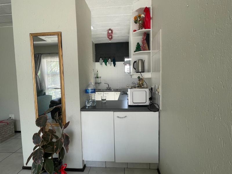 To Let 1 Bedroom Property for Rent in Lonehill Gauteng