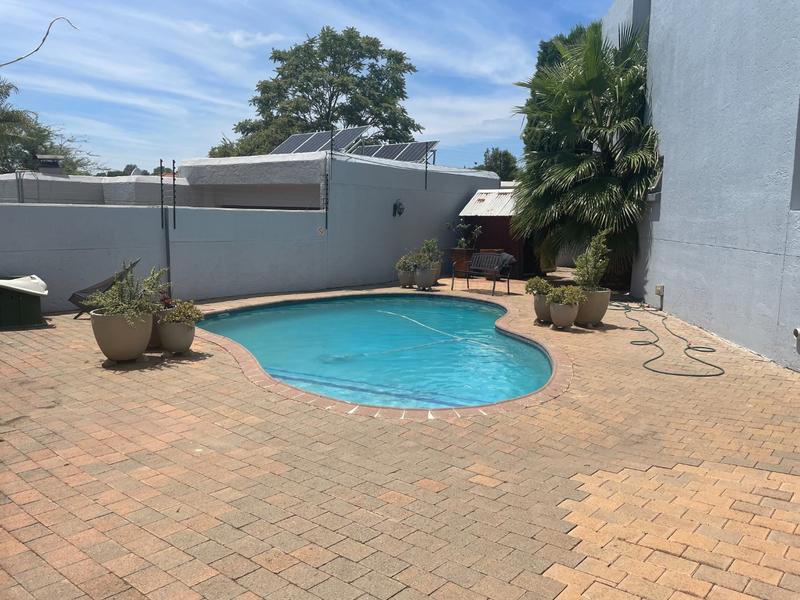 To Let 1 Bedroom Property for Rent in Lonehill Gauteng