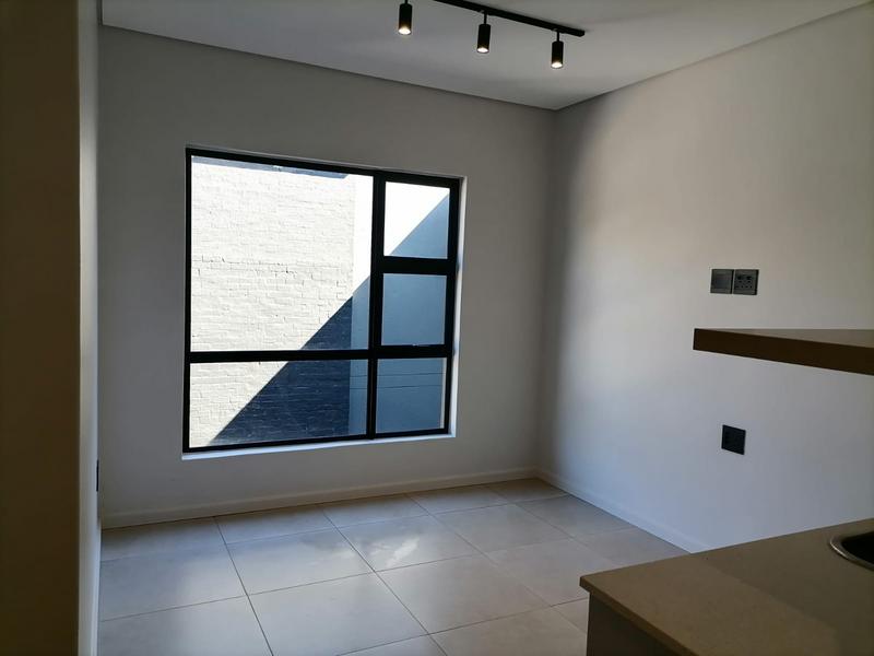 To Let 1 Bedroom Property for Rent in Waverley Gauteng