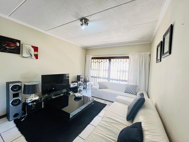 To Let 2 Bedroom Property for Rent in Fourways Gauteng