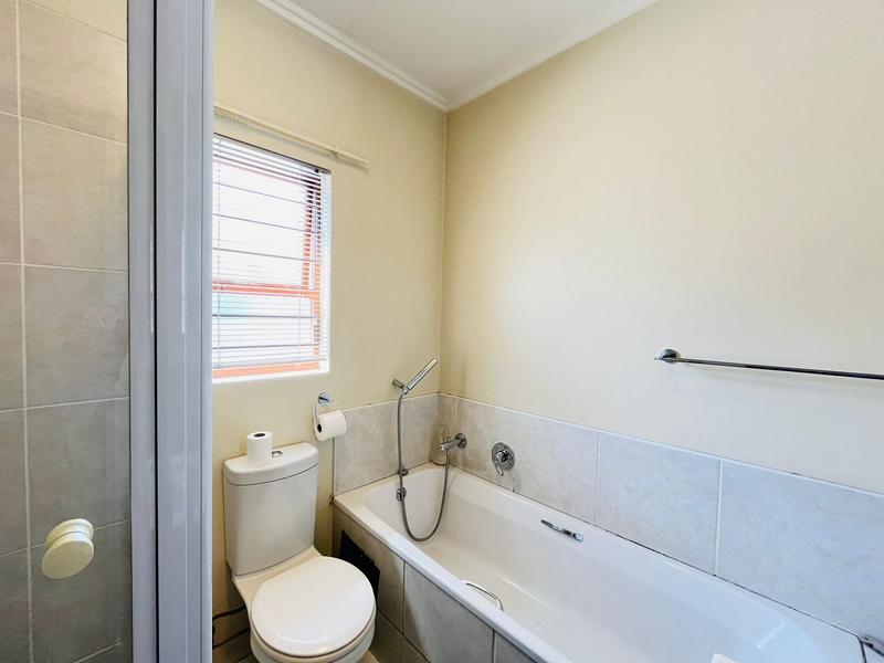 To Let 2 Bedroom Property for Rent in Fourways Gauteng