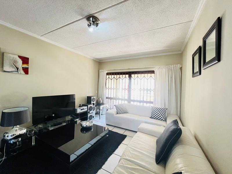 To Let 2 Bedroom Property for Rent in Fourways Gauteng