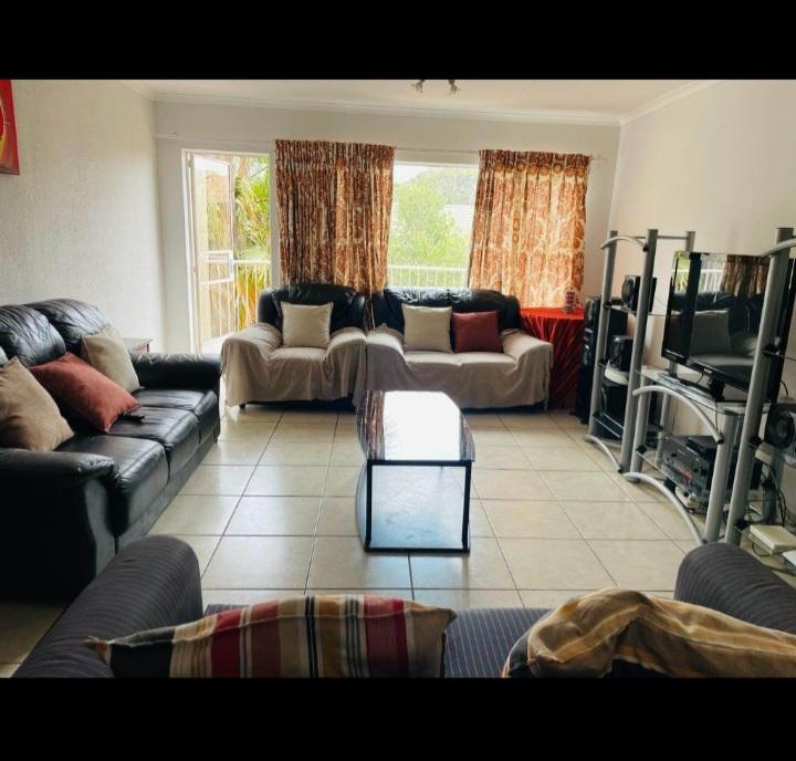 To Let 2 Bedroom Property for Rent in Ferndale Gauteng