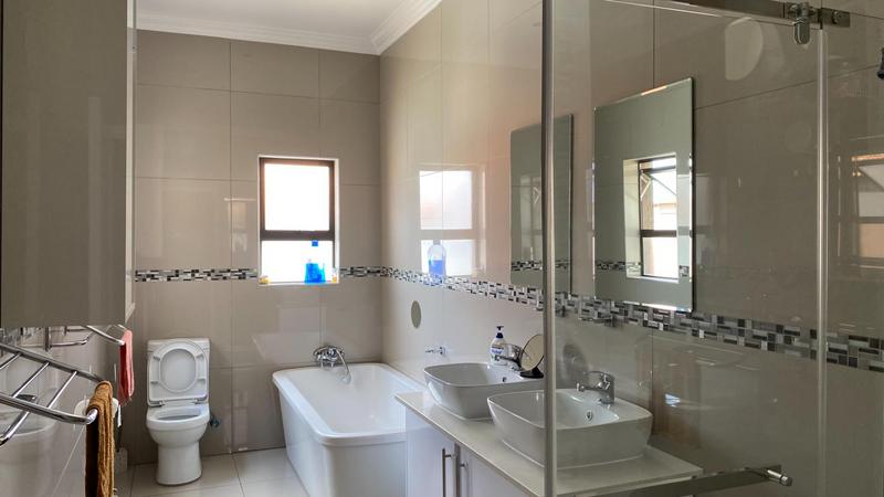 3 Bedroom Property for Sale in Blue Valley Golf Estate Gauteng