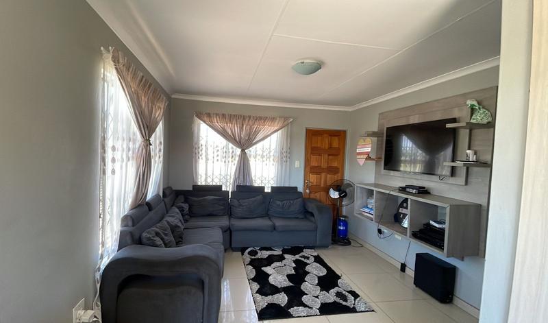 To Let 3 Bedroom Property for Rent in Witpoortjie Gauteng