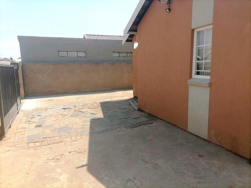 3 Bedroom Property for Sale in Windmill Park Gauteng