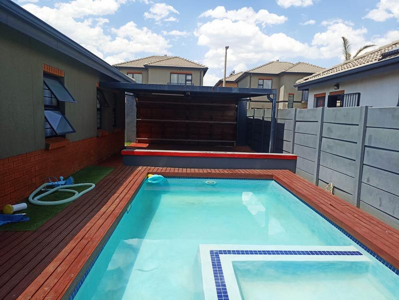 To Let 3 Bedroom Property for Rent in Albertsdal Gauteng