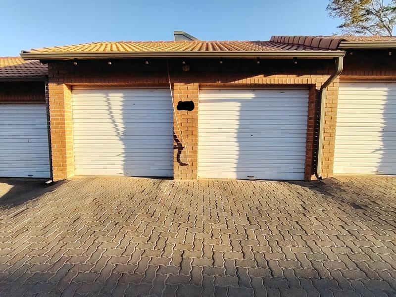 To Let 2 Bedroom Property for Rent in Eco Park Gauteng