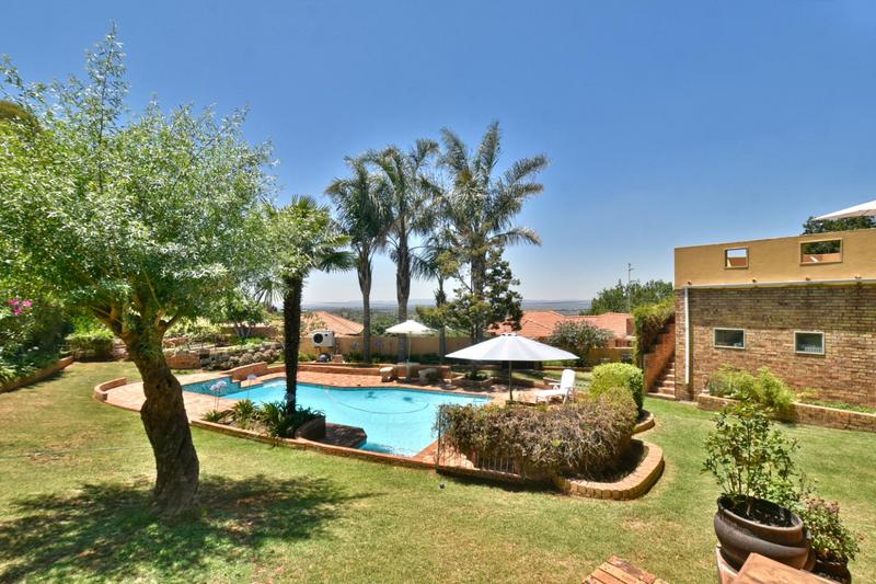 5 Bedroom Property for Sale in Glenvista Gauteng