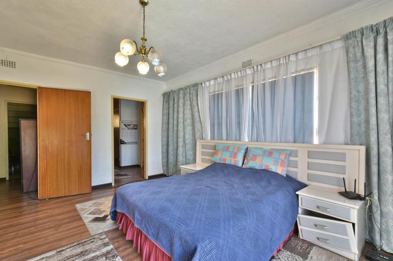 5 Bedroom Property for Sale in Glenvista Gauteng