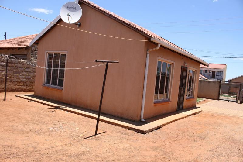 To Let 2 Bedroom Property for Rent in Protea Glen Gauteng