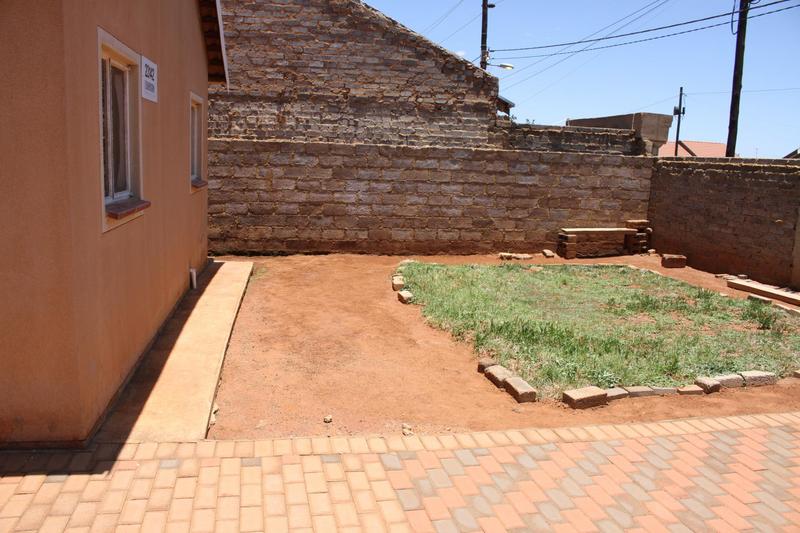 To Let 2 Bedroom Property for Rent in Protea Glen Gauteng