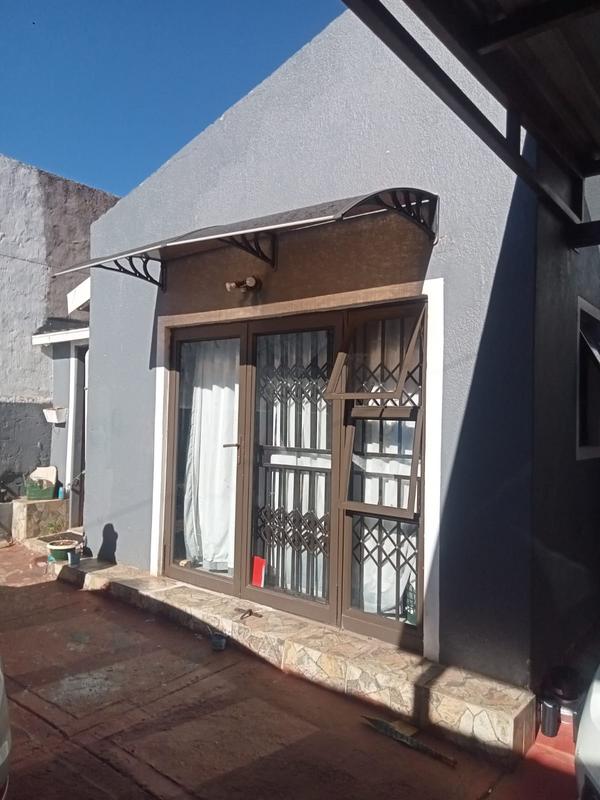 4 Bedroom Property for Sale in Dobsonville Gauteng