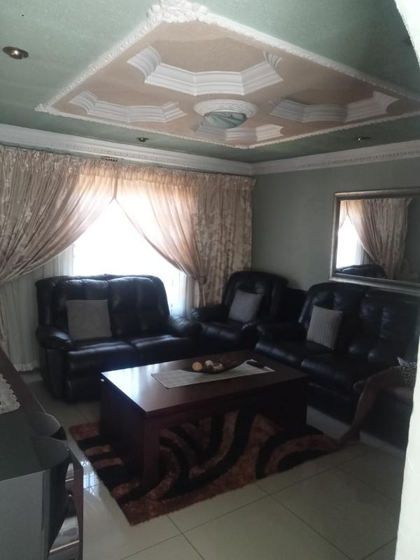 4 Bedroom Property for Sale in Dobsonville Gauteng