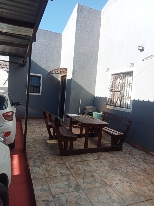 4 Bedroom Property for Sale in Dobsonville Gauteng