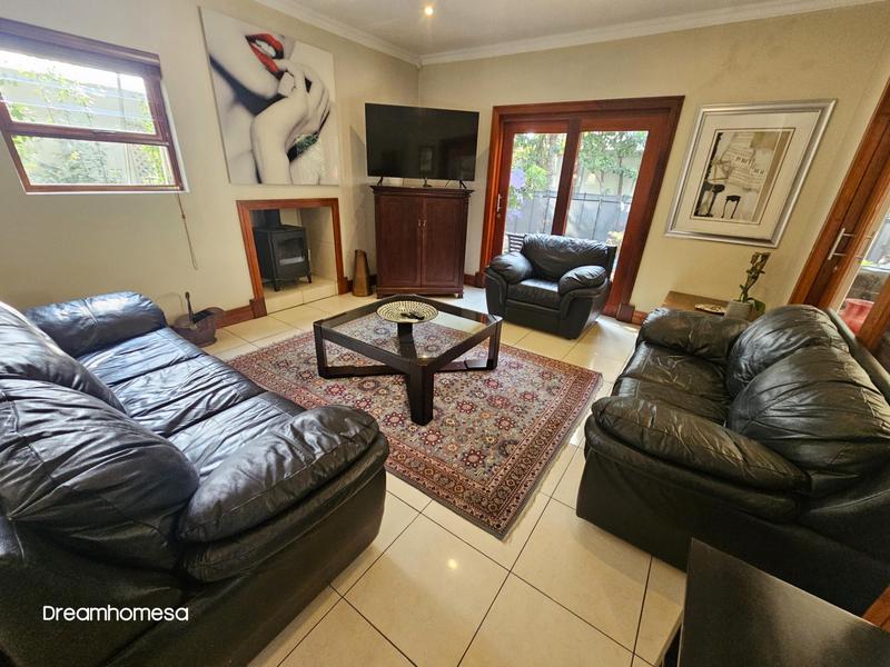 To Let 5 Bedroom Property for Rent in Woodmead Gauteng