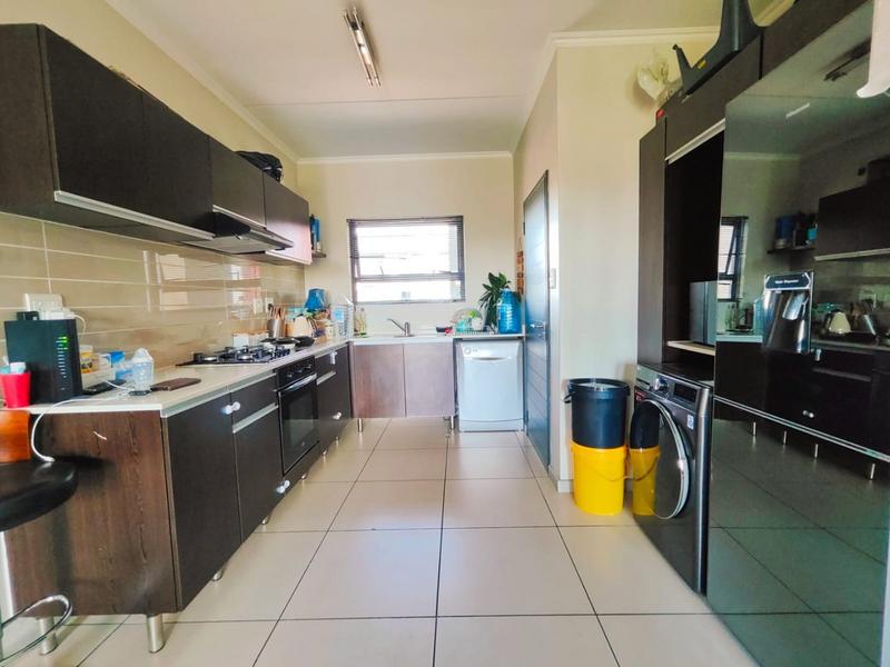 To Let 2 Bedroom Property for Rent in Fourways Gauteng